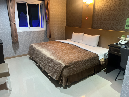 花鄉旅館連鎖-巨蛋店優惠