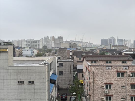 White Tourist Hotel 쿠폰