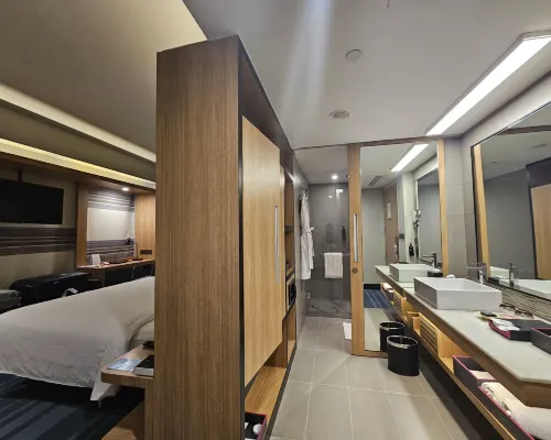 Aloft by Marriott New Delhi Aerocity Zimmer Photos