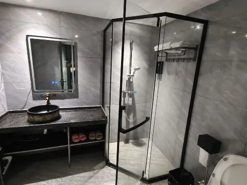 Jinbo Hotel (Liuzhou High-Speed Railway Station Wuxing Commercial Street) Kamar Photos