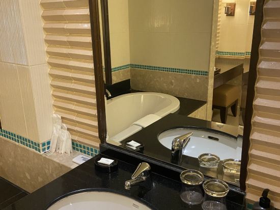 芭東帕拉貢温泉度假酒店 （SHA Extra Plus）優惠