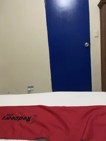 RedDoorz Plus @ Lagoon Resort Zambales Номера Photos