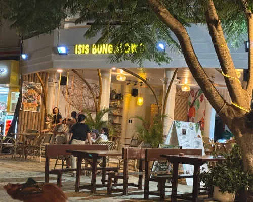 Isis Bungalows Dekat Hotel Photos