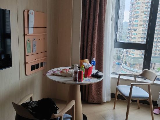 香港九龍東皇冠假日酒店優惠