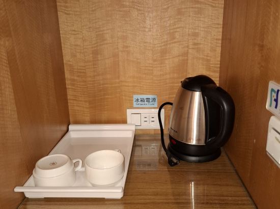 鮪魚家族飯店-鹽埕館優惠