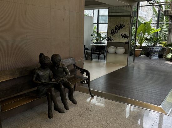 西隆翠妮提酒店優惠