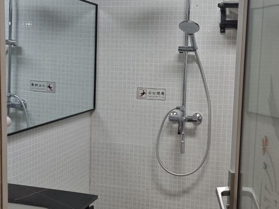 麗致公寓飯店（昆明七彩之門店）優惠