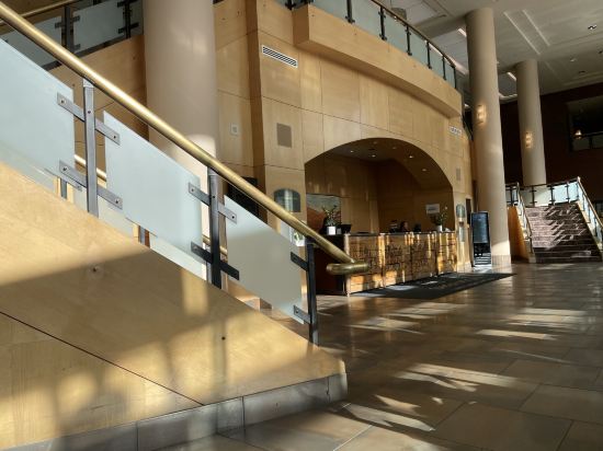 卡爾加里克萊裡喜來登套房飯店優惠