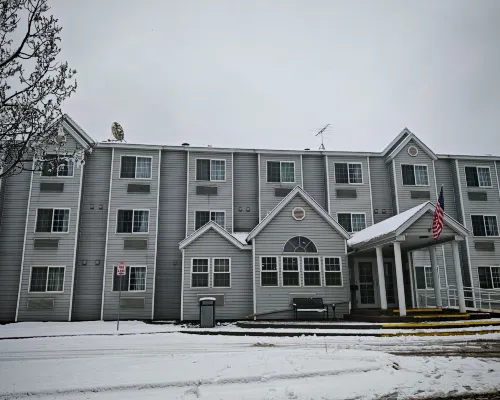 Baymont Inn & Suites by Wyndham Anchorage Airport من الخارج Photos