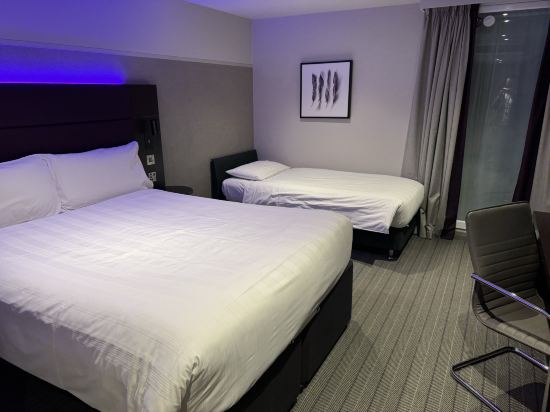 Premier Inn London Heathrow Airport T2 & T3 - Bath Road優惠