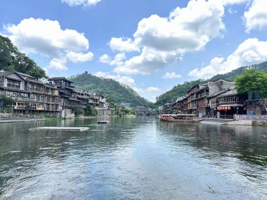 鳳凰隨遇江景民宿（北門城樓店）優惠