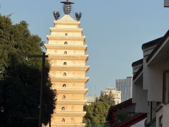 夢景望月庭院酒店（昆明南屏步行街金馬碧雞坊店）優惠