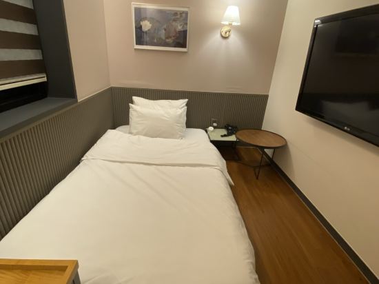 Seven Bricks Hotel 쿠폰