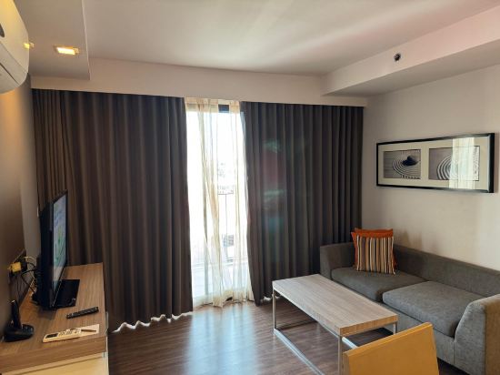 中央斯里拉恰馨樂庭大飯店優惠