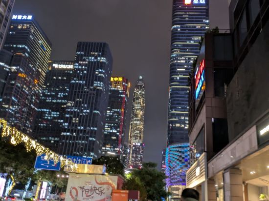 秋果酒店（深圳會展中心崗廈地鐵站店）優惠