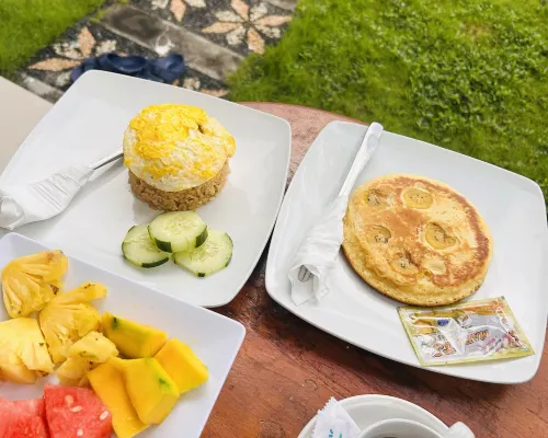 فافوريت بنجالوز تناول الطعام Photos
