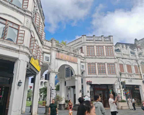 青季飯店（海口騎樓老街南亞廣場店） Photos