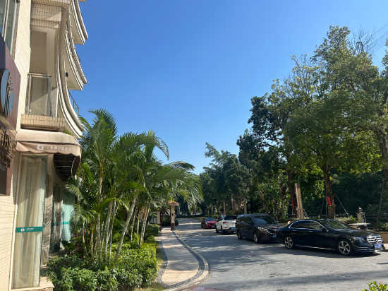 上乘假日酒店（中山長江高爾夫球場店）優惠