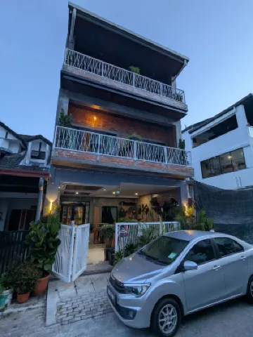 Bricks Guesthouse Ngoại thất Photos