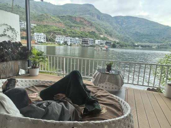 大理雙廊半島了了族親水客棧優惠