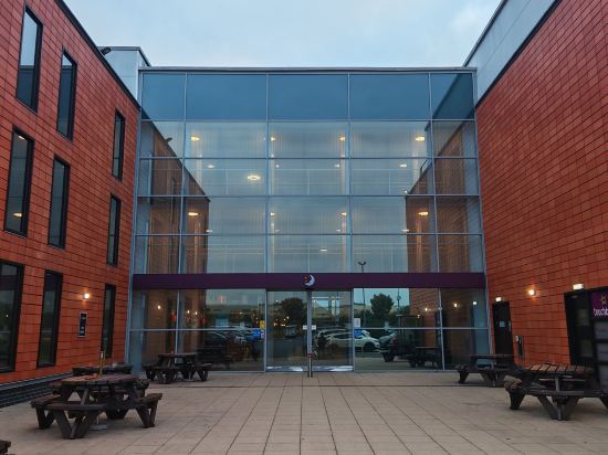Premier Inn London Heathrow Airport T2 & T3 - Bath Road優惠