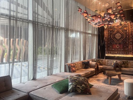 W杜拜-米納塞雅希，限成人優惠