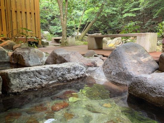 緑と渓流に抱かれた美肌温泉の宿　霧島温泉静流荘 クーポン