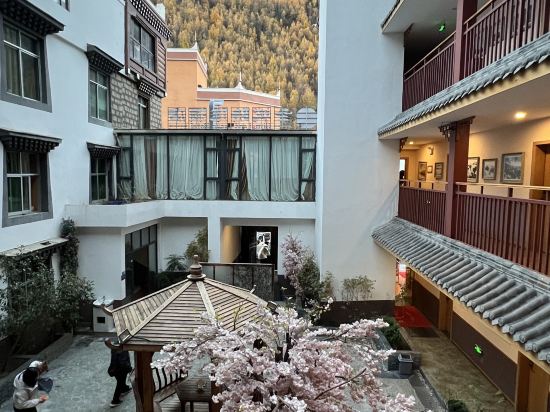 四姑娘山聖地映像飯店優惠