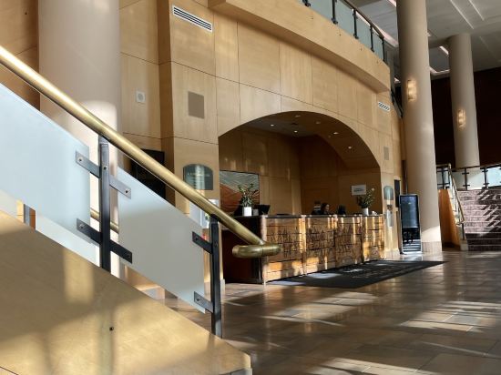 卡爾加里克萊裡喜來登套房飯店優惠