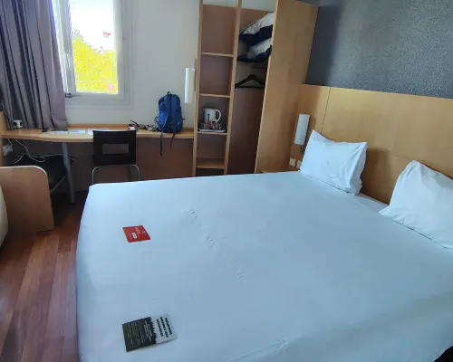 Ibis Calais Car Ferry Номера Photos