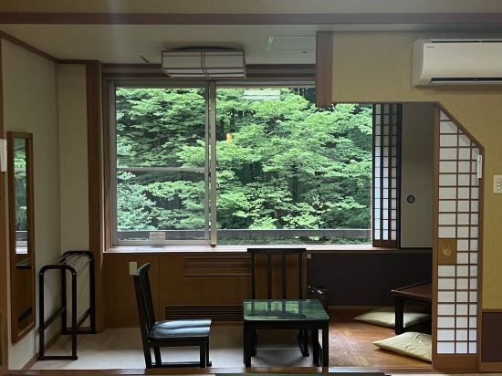 四万温泉 四万やまぐち館 クーポン