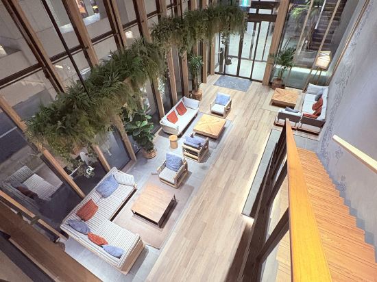 那霸久茂地巢穴飯店優惠