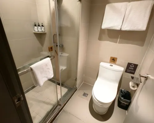 HomeInnSelected (Guangzhou International Financial City Olympic Sports Center Branch) Kamar Photos