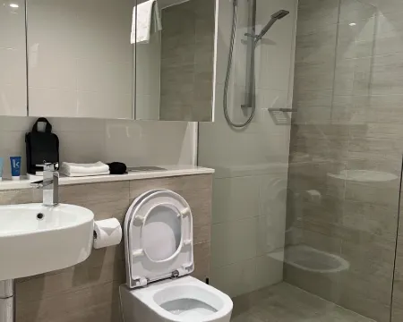 Meriton Suites Southport Rooms Photos