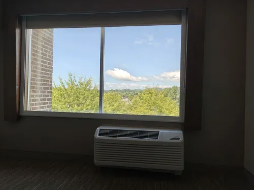 Holiday Inn Express & Suites Brevard – City Center Photos