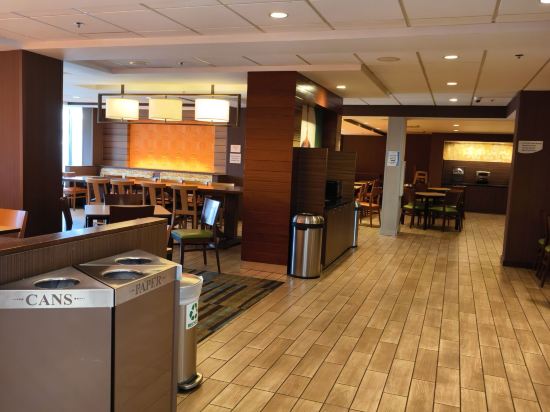 洛杉磯國際機場/埃爾塞貢多萬豪費爾菲爾德酒店優惠