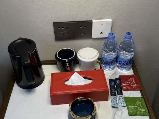 美球假日酒店（珠海拱北口岸店）優惠