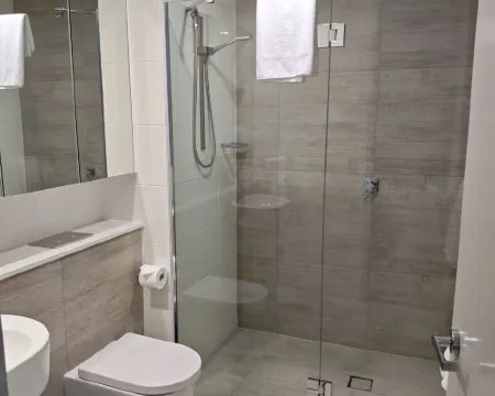 Meriton Suites Southport Rooms Photos
