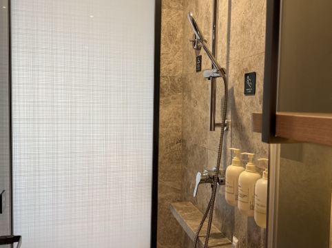 珠海拱北口岸情侶路亞朵S網易嚴選酒店優惠