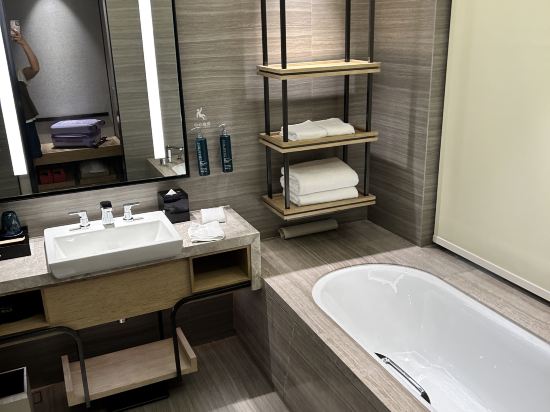 深圳龍華希爾頓逸林酒店優惠