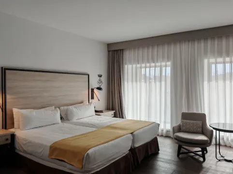 Parador de Lleida Habitaciones Photos