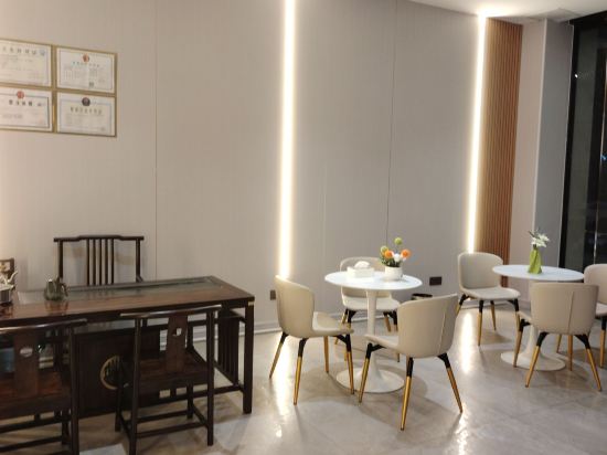 格納飯店（鶴山廣場店）優惠