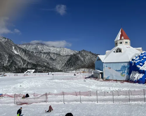 Deshell Turtle Camp Hotel (Daqi Xiling Snow Mountain Branch) In der Nähe des Hotels Photos