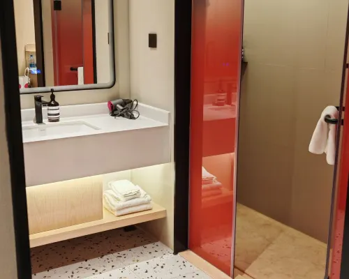 Elong ME Hotel (Zhuhai North Railway Station Changyuan Science and Technology Park) Zimmer Photos