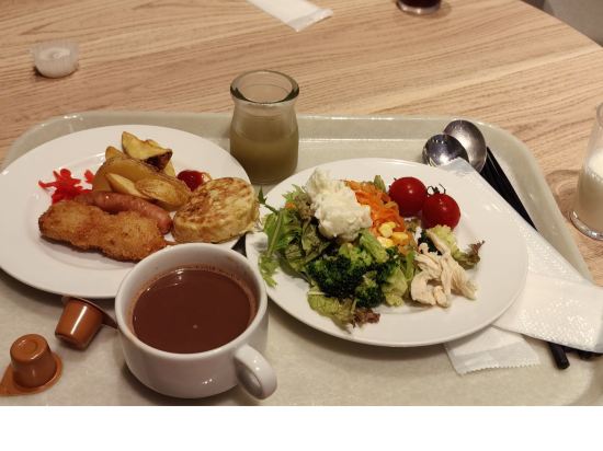 クインテッサホテル大阪心斎橋 Comic & Books クーポン