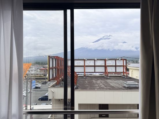 河口湖廣場假日飯店優惠