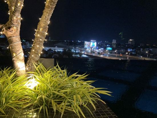 日月, 河畔飯店優惠