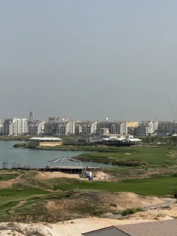 Yas Plaza Bay by IHG (formerly Park Inn by Radisson, Abu Dhabi Yas Island) In der Nähe des Hotels Photos