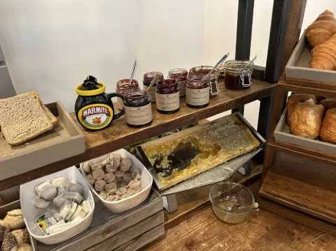 Miiro Templeton Garden Mahlzeiten Photos