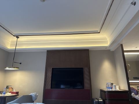 美球假日酒店（珠海拱北口岸店）優惠